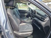 Used 2024 Toyota Highlander XLE FWD image 13