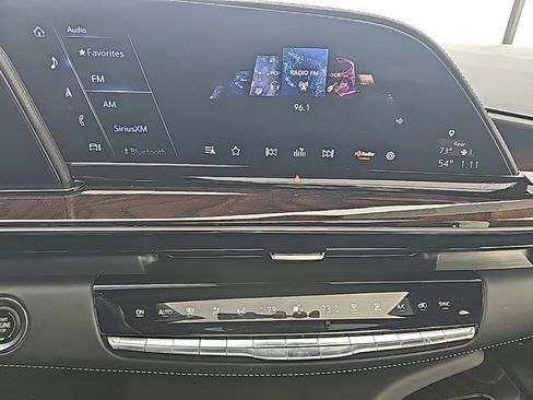 Used 2023 Cadillac Escalade Sport Platinum w/ LPO, ONYX Package image 21