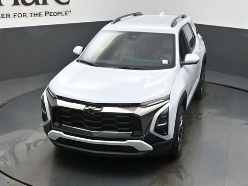 New 2026 Chevrolet Equinox ACTIV w/ Safety and Technology Package image 24