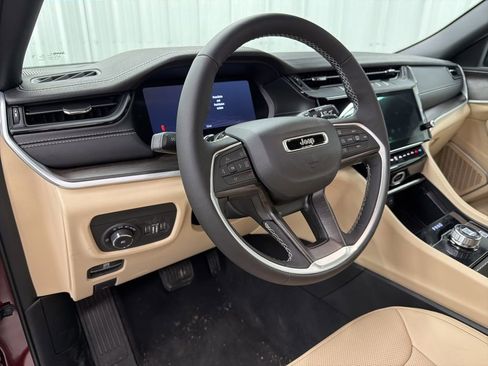 New 2026 Jeep Grand Cherokee Limited image 12