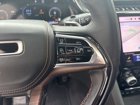 Used 2022 Jeep Grand Cherokee Summit w/ Adv Protech Group IV AWD/4WD image 20