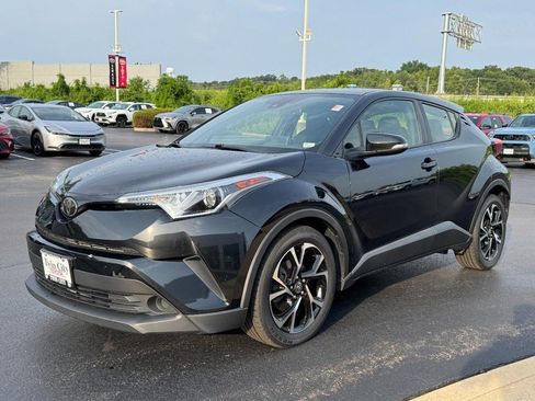Used 2019 Toyota C-HR XLE FWD image 8