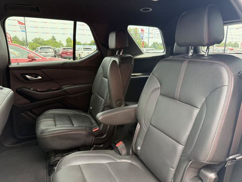 Used 2023 Chevrolet Traverse RS FWD image 19