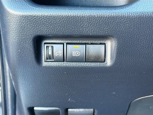 Used 2019 Toyota RAV4 LE w/ All Weather Liner Package AWD/4WD image 10