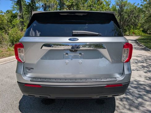 Used 2022 Ford Explorer XLT RWD image 7