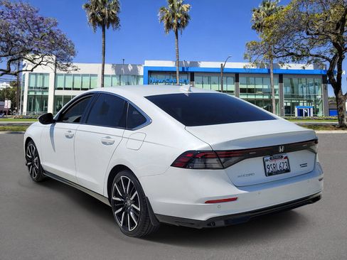 Used 2024 Honda Accord Touring image 3