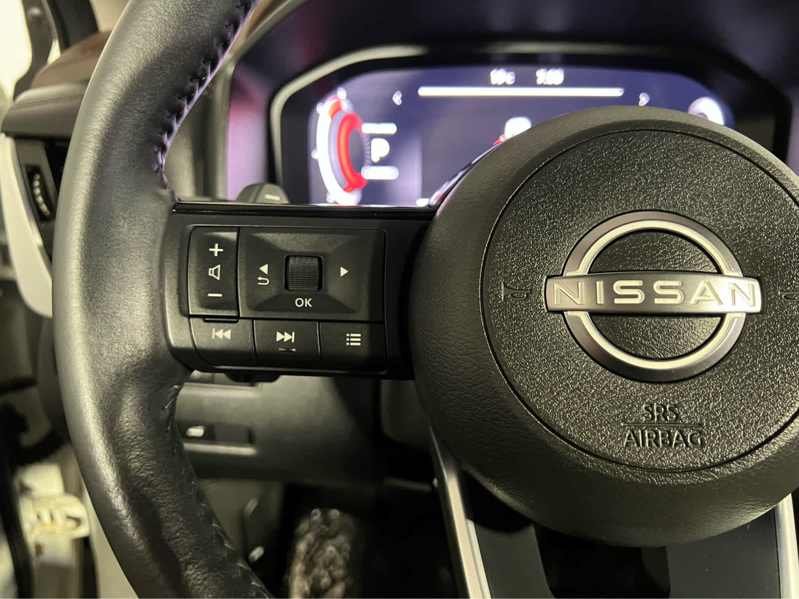 Used 2023 Nissan Rogue Platinum w/ Platinum Premium Package AWD/4WD image 19