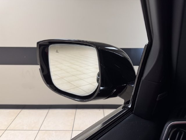 Used 2025 Nissan Armada SL w/ Captain's Chari Seat Package RWD image 17