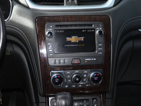 Used 2017 Chevrolet Traverse LT image 16