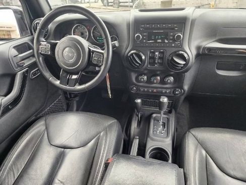 Used 2015 Jeep Wrangler Unlimited Sahara AWD/4WD image 24