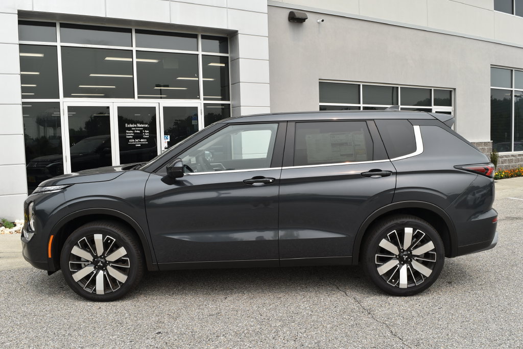 New 2025 Mitsubishi Outlander AWD image 4