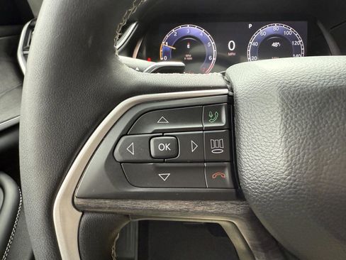 Used 2023 Jeep Grand Cherokee L Limited image 27