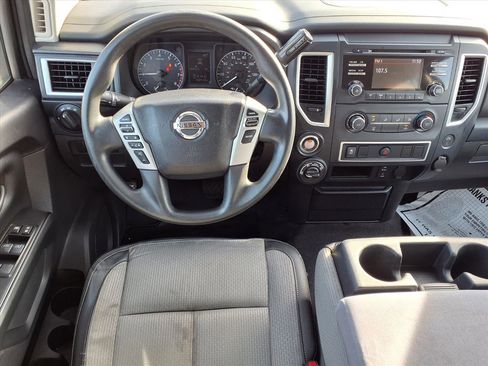 Used 2017 Nissan Titan S image 3
