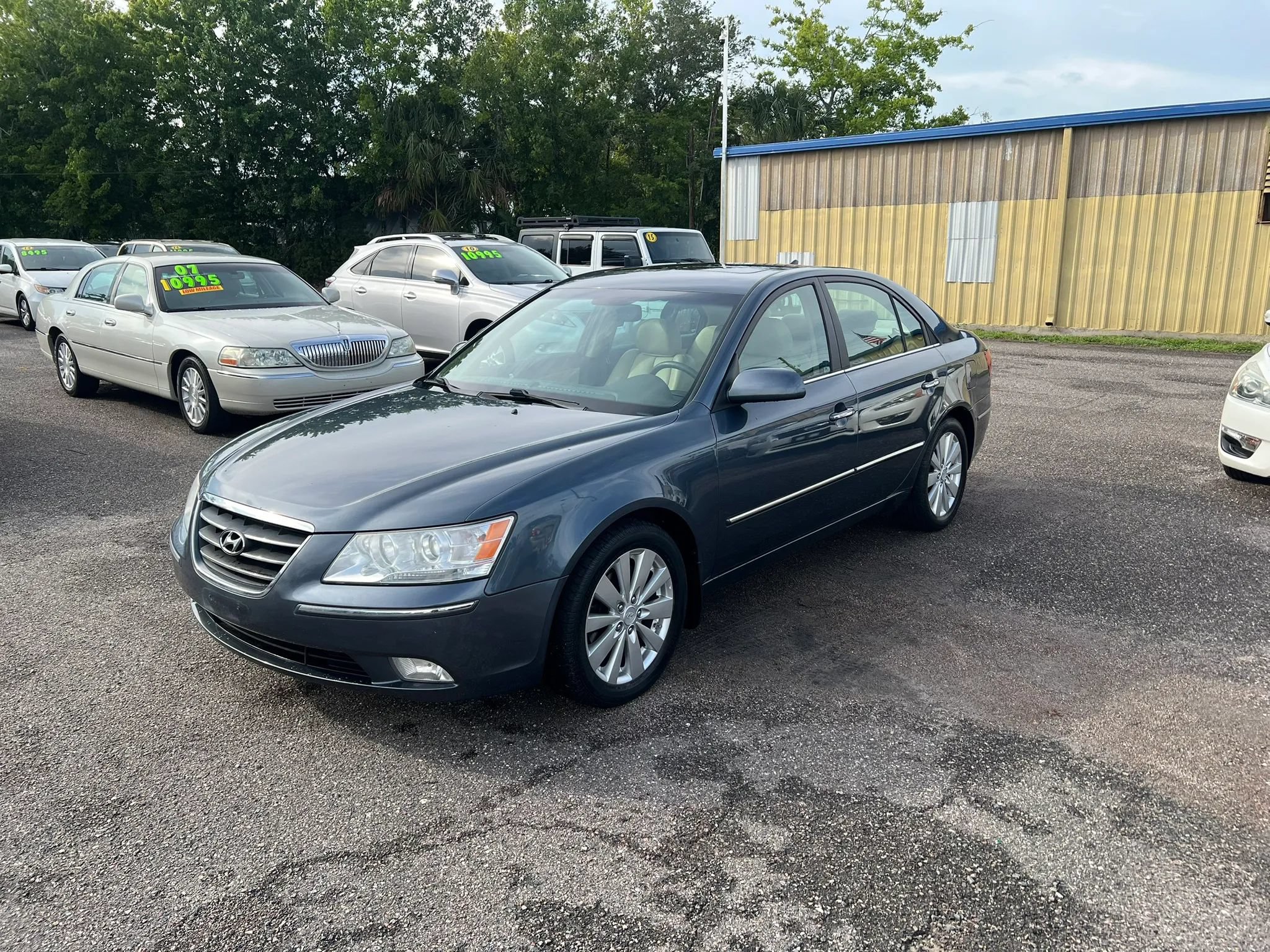 Used 2009 Hyundai Sonata Limited FWD image 2