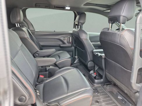 Certified 2021 Toyota Sienna XSE AWD/4WD image 18