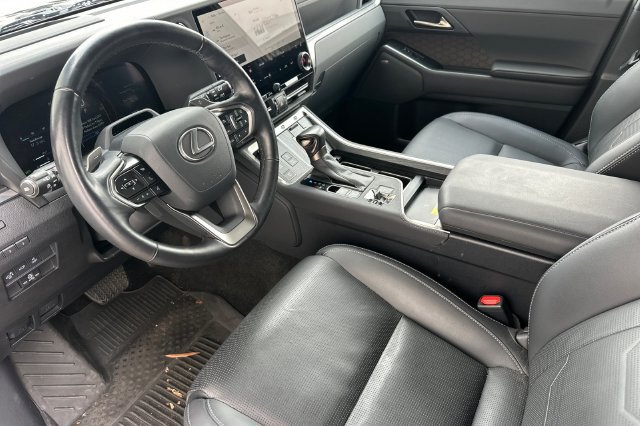 Used 2024 Lexus GX 550 w/ Accessory Package (Z1) AWD/4WD image 11