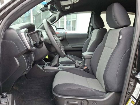 Used 2021 Toyota Tacoma TRD Off-Road image 23