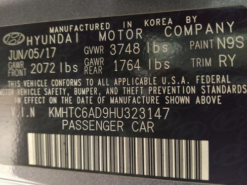 Used 2017 Hyundai Veloster Value Edition image 33