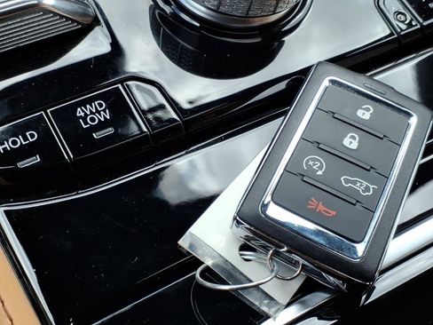 Used 2022 Jeep Grand Cherokee Summit image 14