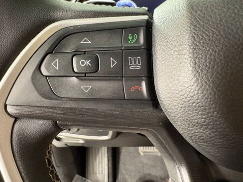 Used 2023 Jeep Grand Cherokee Altitude image 23