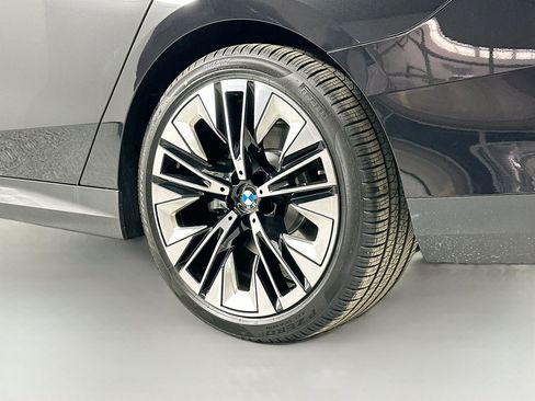 Certified 2025 BMW 530i xDrive w/ Executive Package image 21