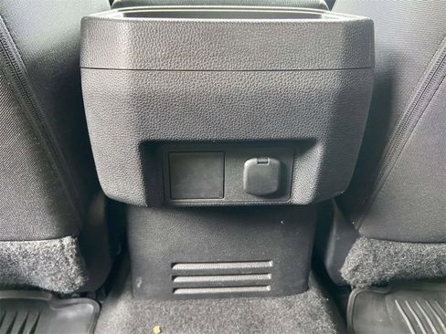 Used 2024 Toyota Tacoma SR5 image 17