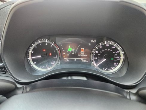 Used 2023 Toyota Highlander LE AWD/4WD image 16