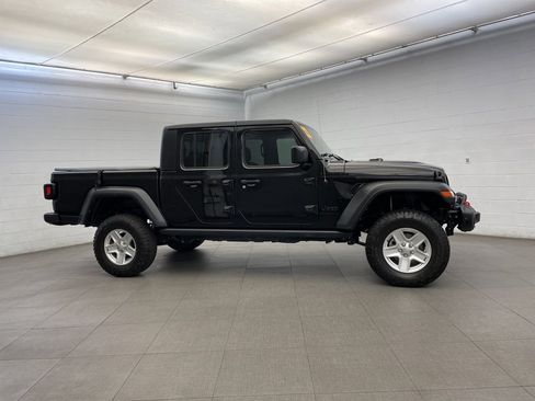 Certified 2022 Jeep Gladiator Sport w/ Trailer Tow Package image 4