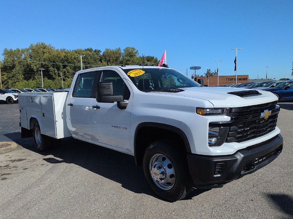 Used 2025 Chevrolet Silverado 3500 W/T AWD/4WD image 1