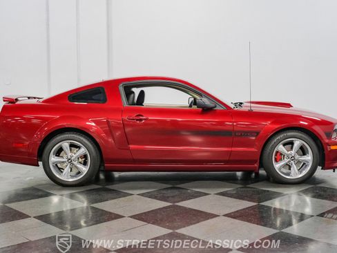 Used 2007 Ford Mustang GT image 13