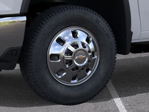 New 2026 Chevrolet Silverado 3500 LT image 9