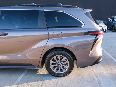Certified 2024 Toyota Sienna XLE w/ XLE Plus Package AWD/4WD image 8