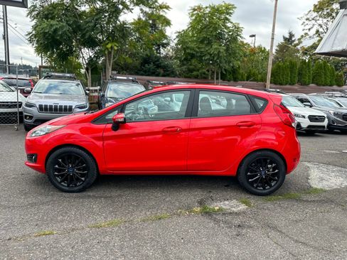 Used 2014 Ford Fiesta SE w/ Equipment Group 201A FWD image 7