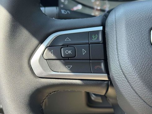 Used 2025 Jeep Compass Limited w/ Sun & Sound Group AWD/4WD image 20