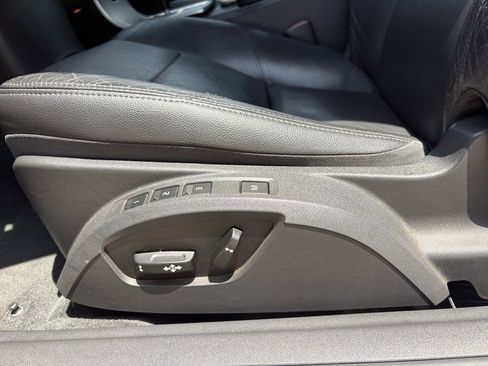 Used 2010 Volvo C70 T5 FWD image 13