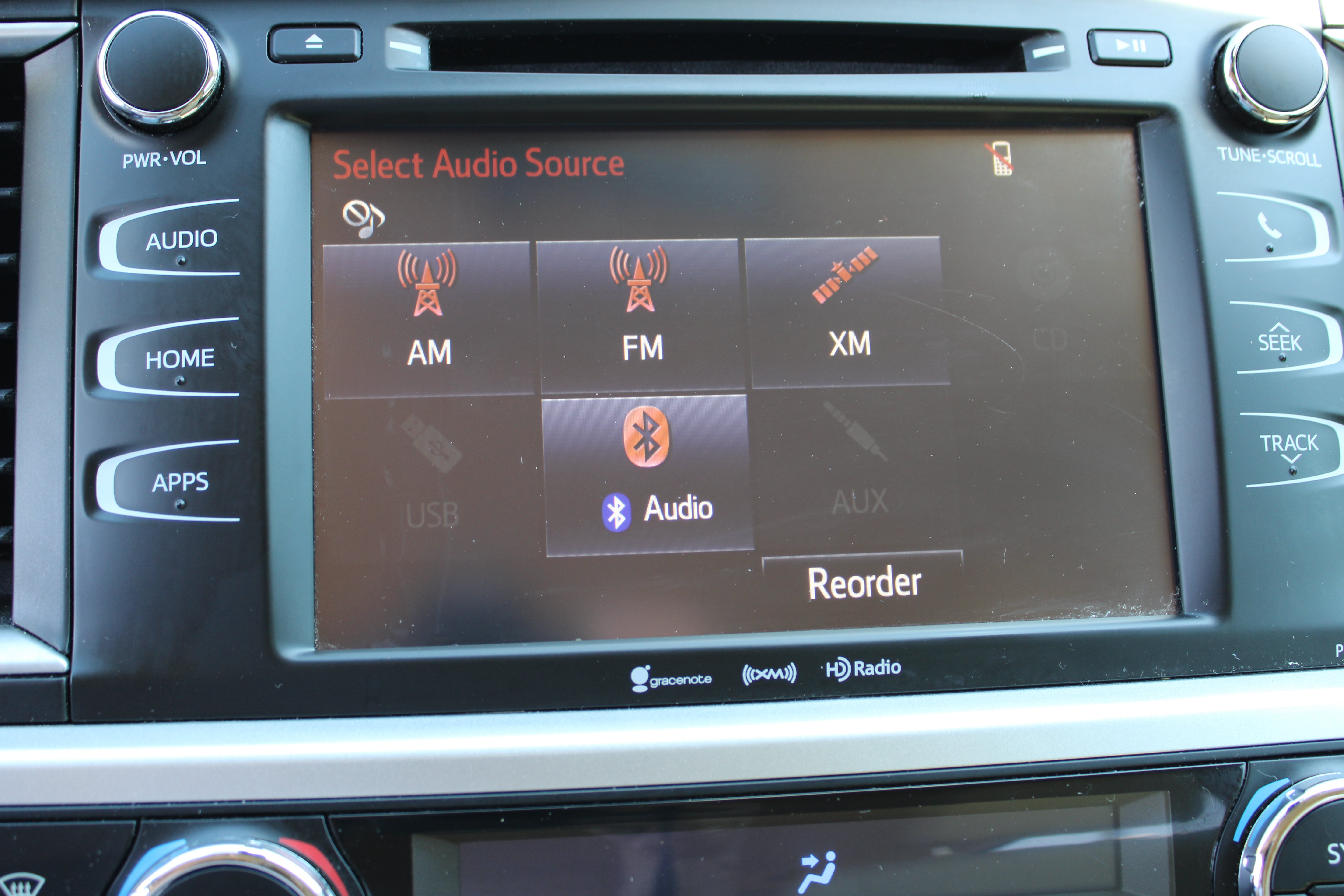 Used 2018 Toyota Highlander Plus FWD image 21