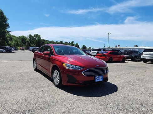 Used 2019 Ford Fusion S FWD image 6