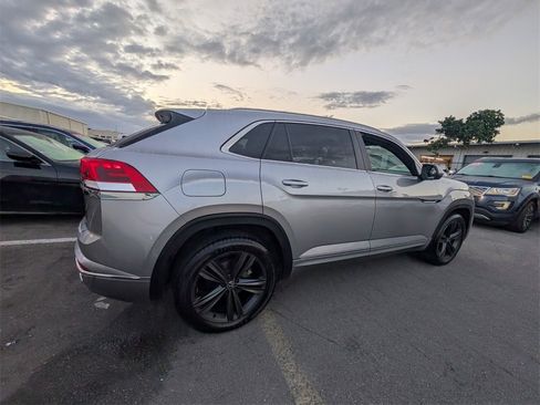 Used 2022 Volkswagen Atlas Cross Sport SEL R-Line image 14