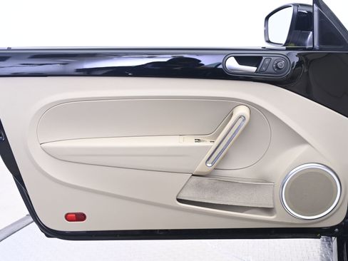 Used 2015 Volkswagen Beetle 1.8T image 25