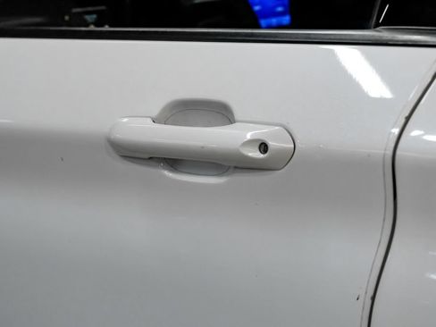 Used 2023 Ford Explorer XLT RWD image 41