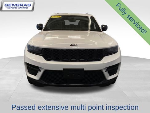 Certified 2023 Jeep Grand Cherokee Altitude AWD/4WD image 3