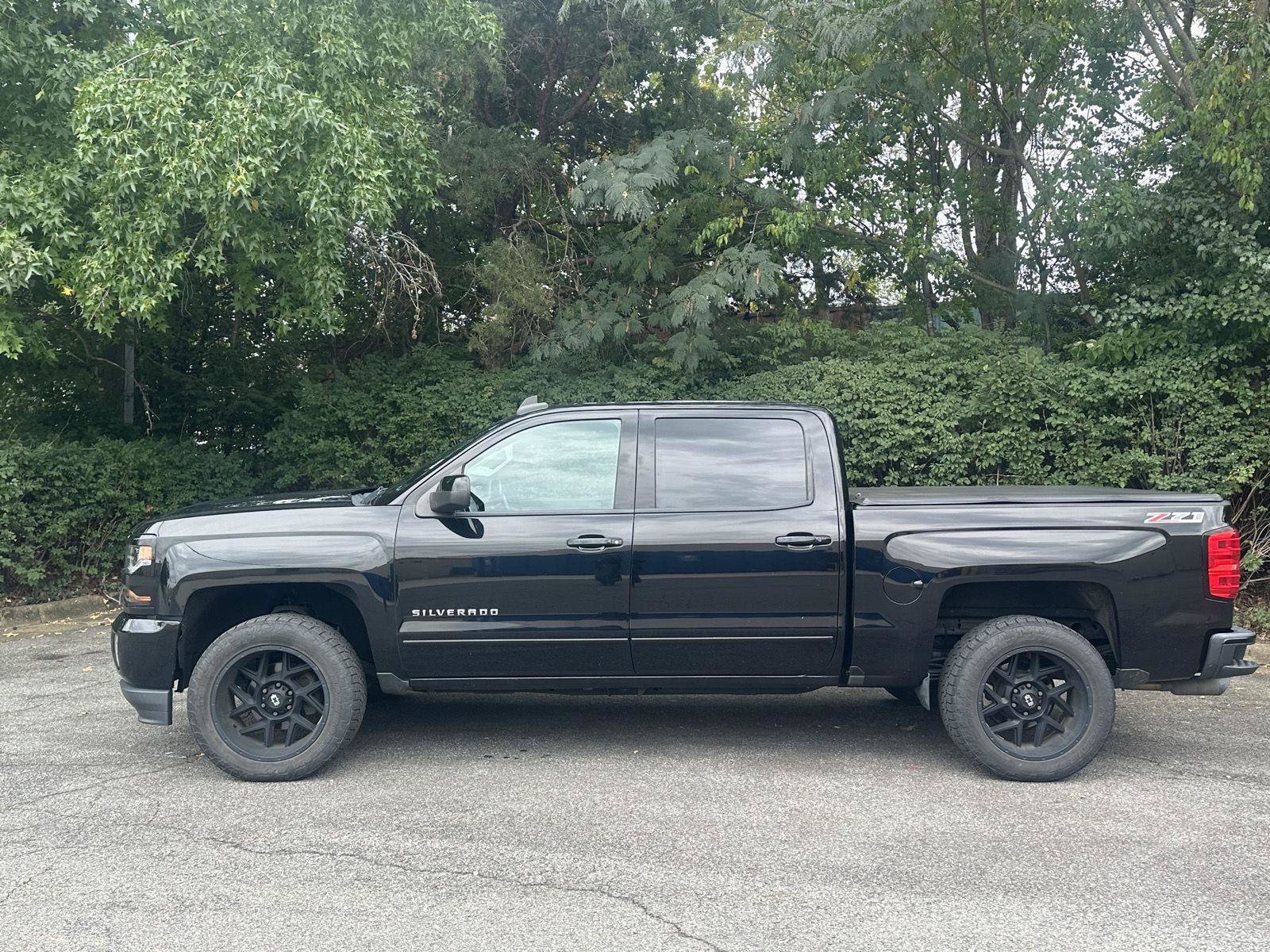 Used 2017 Chevrolet Silverado 1500 LT w/ All Star Edition AWD/4WD image 2