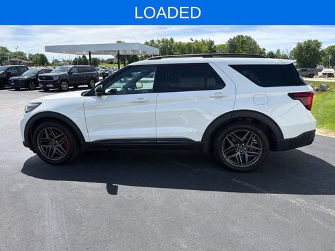 Certified 2025 Ford Explorer ST AWD/4WD image 7
