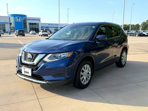 Used 2020 Nissan Rogue S FWD image 3