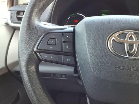 Used 2022 Toyota Sienna LE AWD/4WD image 22