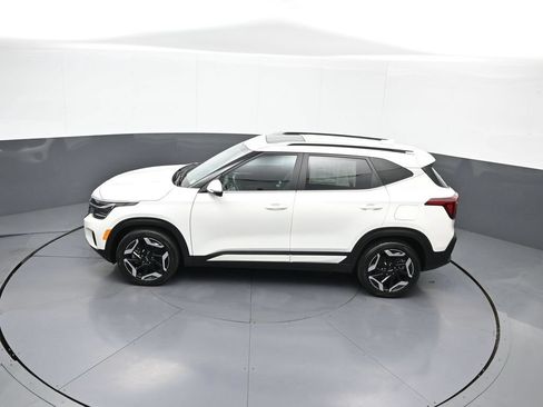 Certified 2024 Kia Seltos SX w/ SX Sunroof Package AWD/4WD image 42