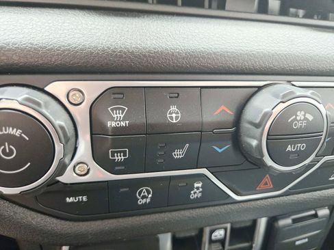 Used 2024 Jeep Gladiator Sport AWD/4WD image 31