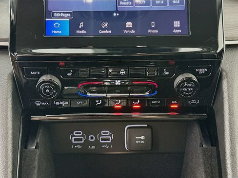 Used 2022 Jeep Grand Cherokee Limited AWD/4WD image 15