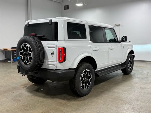 New 2025 Ford Bronco Outer Banks image 4