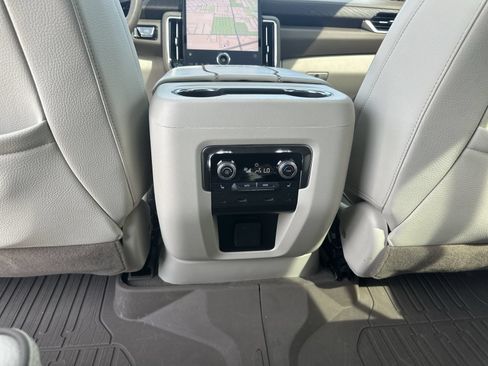 Certified 2025 GMC Yukon XL Denali w/ Denali Reserve Package AWD/4WD image 22
